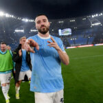 Neapol sa pripojil k Milánu, Interu a Juventusu v súboji o obrancu Lazia Gila ako náhradu oka Biancocelestiho