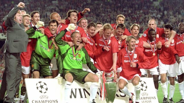 Teddy Sheringham a Andy Cole v akcii za Manchester United