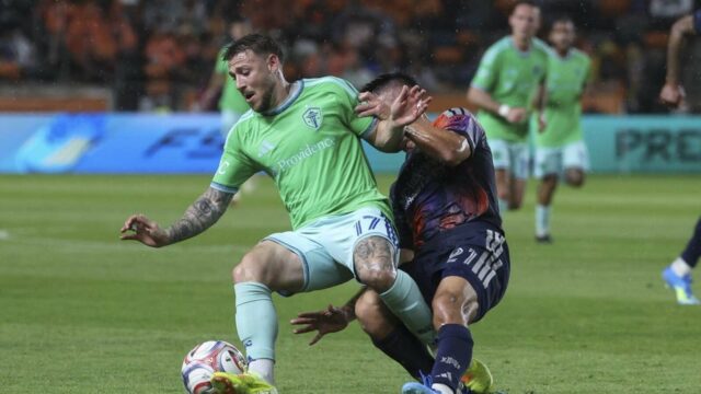 Neskorý gól Paula Rothrocka zdvihol Sounders nad Dynamo Neskorý gól Paula Rothrocka zdvihol Sounders nad Dynamo