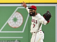 Neuveriteľný moment, keď hviezda MLB zapadla do davu, keď vyhrala TRETIU domácu lúpež Hviezda Angels Jo Adell ukradla v sobotu večer ťažko uveriteľné tri homeruny