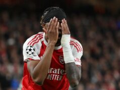 Noni Madueke sa po vystrašení zo zranení Arsenalu a aktualizácii Mikela Arteta dostáva na sociálne siete Noni Madueke počas zápasu Arsenalu