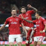 Nottingham Forest vyhral vo štvrtok na ihrisku City Ground napínavý prvý zápas proti Aston Ville