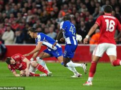 Nottingham Forest 1:0 Porto (2:1 agg): Hostitelia pripravili semifinále Európskej ligy proti Aston Ville, ale zranenia troch kľúčových mužov spôsobujú prežitie Premier League a dúfajú, že to bude obrovská rana Útočník Chris Wood bol jednou z troch hviezd Forest, ktoré sa zranili pri výhre nad Portom