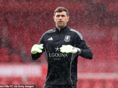 Nottingham Forest 1:1 Aston Villa: Prečo by mohol byť čas, aby Unai Emery prestúpil od Emi Martinezovej po tom, čo brankárove posledné neskoré odstúpenie zanechalo jeho stranu v štichu Emi Martinez utrpela ďalší neúspech kvôli zraneniu počas rozcvičky na City Ground