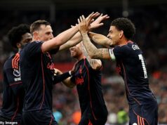 Nottingham Forest prekonal ŠTYRI cez Sunderland v ohromujúcom bleskovom útoku v prvom polčase, keď Vitor Pereira vyzeral na osembodový náskok pred bojujúcim Tottenhamom Nottingham Forest prekonal ŠTYRI cez Sunderland v ohromujúcom bleskovom útoku v prvom polčase, keď Vitor Pereira vyzeral na osembodový náskok pred bojujúcim Tottenhamom