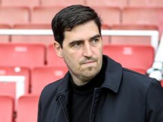 Novinky z Man Utd: Potenciálne prvé posily Andoniho Iraolu a Jadon Sancho dostanú aktualizáciu prestupov Hlavný tréner Andoni Iraola z Bournemouthu pred zápasom Premier League medzi Arsenalom a Bournemouthom na Emirates Stadium 11. apríla 2026 v Londýne v Anglicku.