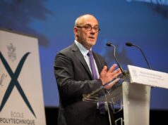 Nový prezident Marseille Stéphane Richard sa na prvej tlačovej konferencii vyjadril k výdavkom Liverpoolu Nový prezident Marseille Stéphane Richard sa na prvej tlačovej konferencii vyjadril k výdavkom Liverpoolu