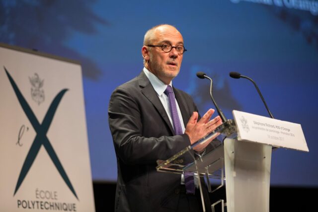 Nový prezident Marseille Stéphane Richard sa na prvej tlačovej konferencii vyjadril k výdavkom Liverpoolu
