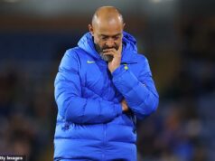 Nuno Espirito Santo bol odmietnutý Nottingham Forest a Tottenham, ale jeho tím West Ham mohol vidieť, že bude podávať odvetu za zostup z Premier League, píše IAN HERBERT Nuno Espirito Santo prežil turbulentné obdobie v Tottenhame, ale teraz chce vidieť, ako jeho bývalý klub klesne do zóny zostupu.