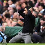 Mikel Arteta je tak blízko k tomu, aby dostal Arsenal cez čiaru, že nemá zmysel, aby sa klub obrátil proti nemu