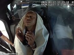 Obeť havárie Tigera Woodsa si najme právnika, keďže hrozí, že zatknutie golfovej legendy pod vplyvom alkoholu bude ešte škaredšie Tiger Woods je zobrazený na zadnom sedadle policajného auta po jeho zatknutí pod vplyvom alkoholu pred týždňom