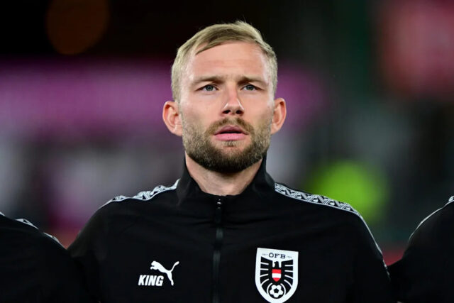 Obranca Bayernu očakáva intenzívny boj proti Realu Madrid: „Musíme byť lepší ako oni“
