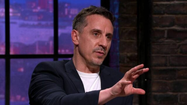 Obrovský nový zárobok Garyho Nevilla, zriedka vídaná manželka, opustila vysnívaný Gary Neville na dračí deň