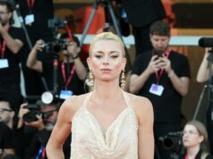 Očarujúca bývalá tenisová hviezda je pripravená vrátiť sa dva roky po tom, čo záhadne prestala robiť modelku spodnej bielizne a čelila daňovým únikom Bývalá tenisová hviezda, ktorá prestala, aby sa stala modelkou spodnej bielizne, sa dramaticky vráti k tomuto športu