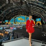 Moderátorka ESPN Laura Rutledge ukradla šou na drafte NFL v roku 2026 svojím nápadným oblečením