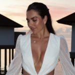 Gemma Owen pózuje na fotke