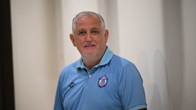Owen Coyle: India by mala využiť viac talentov zo zámoria ako Ryan Williams
