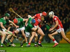 POZOR NA SKRÝVANIE MARCA: Už žiadne tieňové boxovanie alebo šliapanie vedľa… odteraz je to na vec. Tu je dôvod, prečo Limerick porazí Ben O’Connor’s Cork v nedeľňajšom finále hurlingovej ligy Division One – TOM RYAN Zľava Adam English, Barry Nash a Mike Casey z Limericku v akcii proti Brianovi Hayesovi, zľava a Alan Walsh z Corku počas minulomesačného zápasu na Gaelic Grounds v Limericku