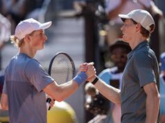 POZRITE SI: Súper Jannika Sinnera sa vracia zastrelený nezvyčajným spôsobom po vypadnutí rakety Download app from appStore