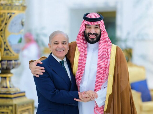 Pakistanský premiér a šéf armády ukončili kľúčové cesty v snahe o ďalšie rozhovory medzi USA a Iránom | Americko-izraelská vojna proti Iran News
