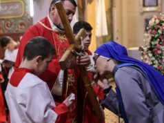 Palestínski kresťania v Gaze oslavujú Veľký piatok | Správy Palestínski kresťania v Gaze oslavujú Veľký piatok | Správy