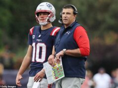 Patriots QB Drake Maye prerušil mlčanie o afére Mikea Vrabela, keď sa hlavný tréner vrátil po porade ohľadom drámy s Diannou Russiniovou Obranca New England Patriots Drake Maye hovorí, že tím zostáva plne za Mikeom Vrabelom