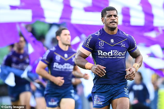 Pešia hviezda Tui Kamikamica dáva počiatočný sľub po núdzovej operácii Tui Kamikamica (na snímke) sa vrátil do klubu po práci v nemocničnom rehabilitačnom zariadení po tom, čo koncom marca utrpel mozgovú príhodu