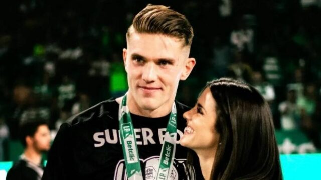 Plat a čisté imanie Viktora Gyokeresa v Arsenale po „rozdelení“ LONDÝN, ANGLICKO - 22. marca: Viktor Gyokeres z Arsenalu odchádza pred finálovým zápasom Carabao Cupu s Arsenalom a medzi Manchestrom City na štadióne Wembley 22. marca 2026 v Londýne v Anglicku. (Foto: Stuart MacFarlane/Arsenal FC cez Getty Images)