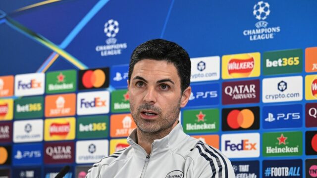 Po aktualizáciách Bukaya Saka a Declana Ricea bude Arsenal vs Manažér Arsenalu Mikel Arteta počas tlačovej konferencie Arsenalu v Sobha Realty Training Center 14. apríla 2026 v London Colney, Anglicko