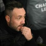 Roberto De Zerbi sa pozerá