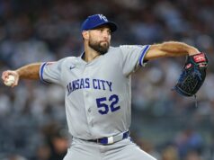 Po zastavení 8-zápasového šmyku Royals stíha víťaznú sériu proti Orioles MLB: Kansas City Royals v New York Yankees