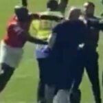 Polícia vydala vyhlásenie, keď hráč York City udrel fanúšika počas invázie na ihrisko | Futbal | Šport