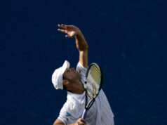 Porovnanie štyroch najlepších profesionálnych tenisových podcastov Porovnanie štyroch najlepších profesionálnych tenisových podcastov