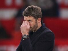 Posmešky a obranná kríza – Carrick čelí prvému veľkému testu v Man Utd Hlavný tréner Manchestru United Michael Carrick