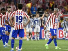 Povedal som Arsenalu, aby ma zabudol podpísať potom, čo ma manažérov prestupový krok rozzúril Antoine Griezmann z Atletica Madrid reaguje z hráčskej lavičky pred zápasom LaLiga EA Sports medzi Atleticom de Madrid a Levante UD v Riyadh Air Metropolitano.