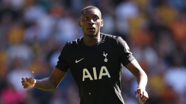 Hviezda Tottenhamu Randal Kolo Muani neutrpel zranenie stehennej šľachy