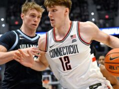 Prečo Eric Reibe odmietol UConn, aby riešil opakujúci sa problém USC Prečo Eric Reibe odmietol UConn, aby riešil opakujúci sa problém USC