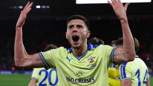 Prečo Southampton nemá na sebe červeno-biely dres po porušení pravidiel FA Cupu proti Man City
