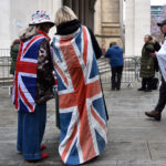 Prečo britská krajná pravica oslavuje svätca uctievaného v Palestíne | Protesty