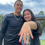 Hviezda Wests Tigers Jarome Luai (na snímke s partnerom Bailey) by mohla byť prvou veľkou posilou pre PNG Chiefs