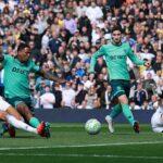 Premier League NAŽIVO: Najnovšie skóre, správy o tíme a aktualizácie o zostupových bojoch Leeds odoberie prvú krv vo svojej snahe ukradnúť pochod na Spurs – plus správy z charitatívneho zápasu Sidemen vo Wembley