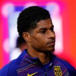 Marcus Rashford počas štvrťfinálového zápasu druhej časti Ligy majstrov UEFA 2025/26 medzi klubmi Atlético de Madrid a FC Barcelona.