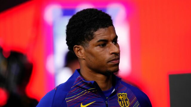 Marcus Rashford počas štvrťfinálového zápasu druhej časti Ligy majstrov UEFA 2025/26 medzi klubmi Atlético de Madrid a FC Barcelona. 