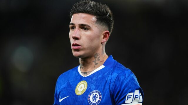 Enzo Fernandez počas zápasu Chelsea