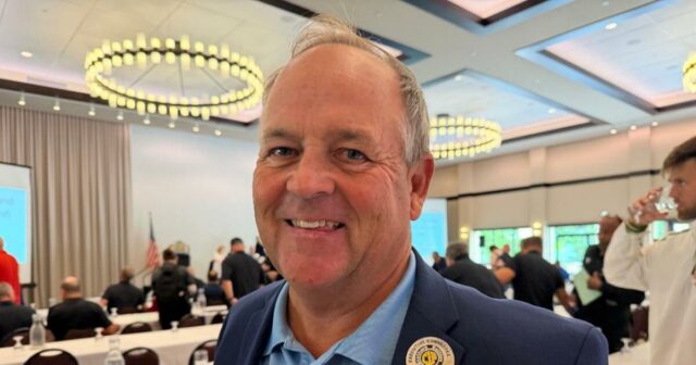 Prípravná prednáška: Moorpark AD Robert Dearborn zvolený za prezidenta južnej sekcie
