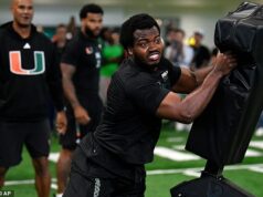 Prospekt NFL Rueben Bain Jr. citovaný za neopatrnú jazdu pri smrteľnej nehode v roku 2024, záznamy odhaľujú týždne pred draftom Defenzíva Miami Rueben Bain Jr. (na obrázku) bol účastníkom smrteľnej autonehody v roku 2024