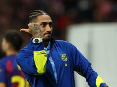 Raphinha sa po odchode Barcelony z Ligy majstrov vzteká na rozhodcov Raphinha sa po odchode Barcelony z Ligy majstrov vzteká na rozhodcov