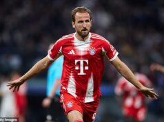 Real Madrid 1-2 Bayern Mníchov: Thomas Tuchel sleduje to najlepšie a najhoršie z Trenta Alexandra-Arnolda, keď Harry Kane dáva Nemcom náskok vo štvrťfinále Ligy majstrov Harry Kane skóroval za Bayern Mníchov, keď porazil Real Madrid v prvom zápase štvrťfinále Ligy majstrov s Realom Madrid.