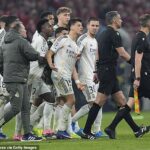 Rozzúrení hráči Realu Madrid po prehre prenasledovali rozhodcu Slavka Vinciča na plný úväzok