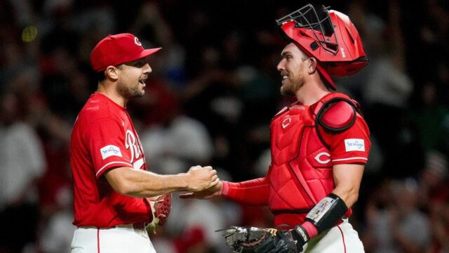 Reds ABS výzva prevráti hovor a zarobí fanúšikom pizzu zadarmo v divokej scéne
